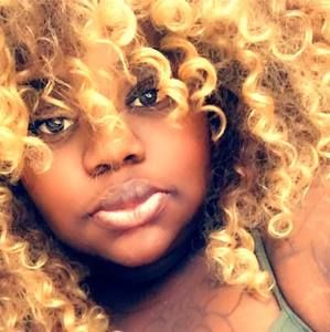 Meet your Posher, Tia